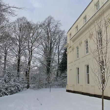 Woodbrooke 2*