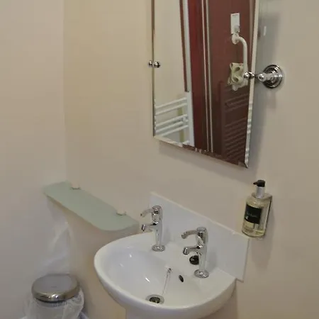 Bed & Breakfast Woodbrooke 2*