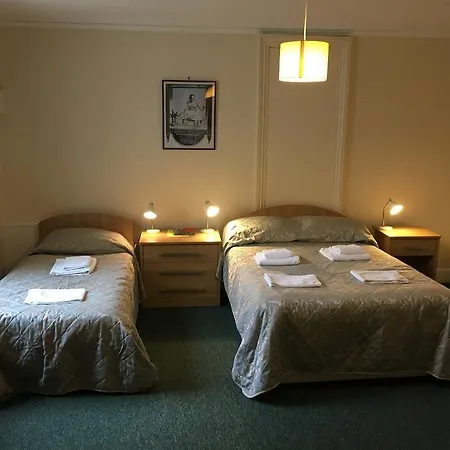 Woodbrooke 2*